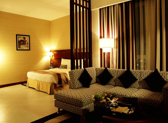 تور دبی هتل فلورا کریک - آفتاب ساحل آبی 